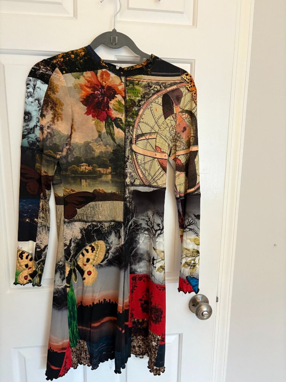 Alice + Olivia Dress, size 6 long-sleeved art collage patterned dress